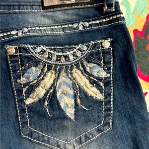 Grace in LA Jeans - EasyFit 34 - Never worn.  No wear on hems or seams.